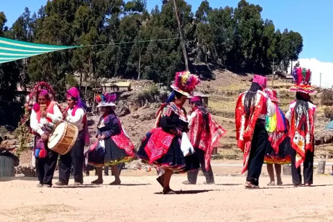 get to Taquile island from Puno