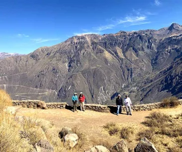 colca canyon dry season clear sky mountains peru hiking conditions